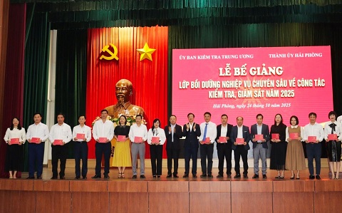 UBKT Trung ương bế giảng lớp bồi dưỡng nghiệp vụ cho cán bộ Hải Phòng