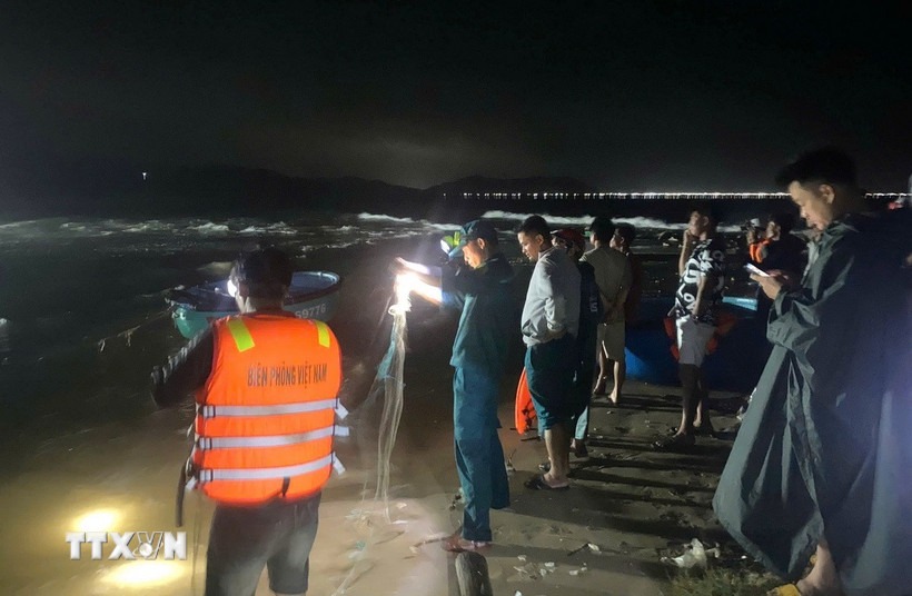 Tìm thấy thi thể hai nạn nhân tắm biển bị sóng cuốn mất tích tại Đắk Lắk