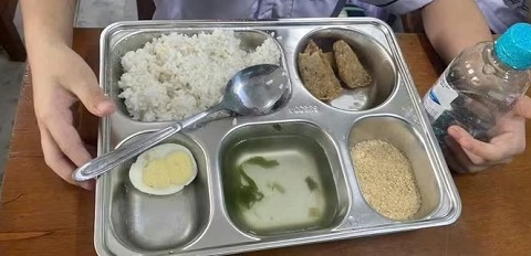 Quảng Trị: Hiệu trưởng gửi thư xin lỗi phụ huynh và học sinh về bữa ăn 25.000 đồng