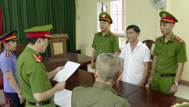 Giám đốc công ty vàng bạc