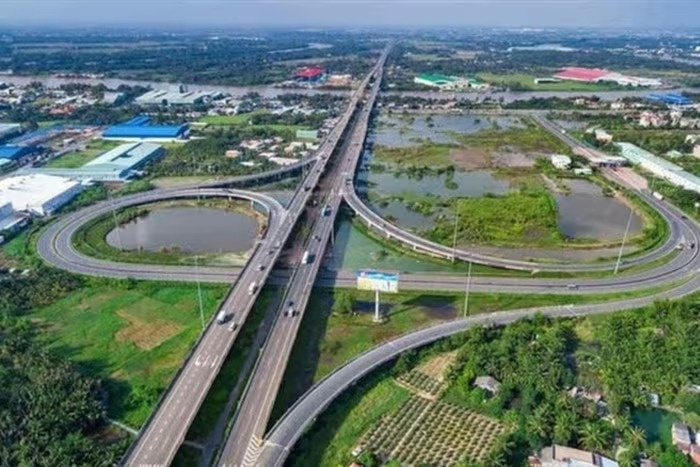 Chính phủ chỉ đạo đẩy nhanh tiến độ 9 dự án quan trọng quốc gia