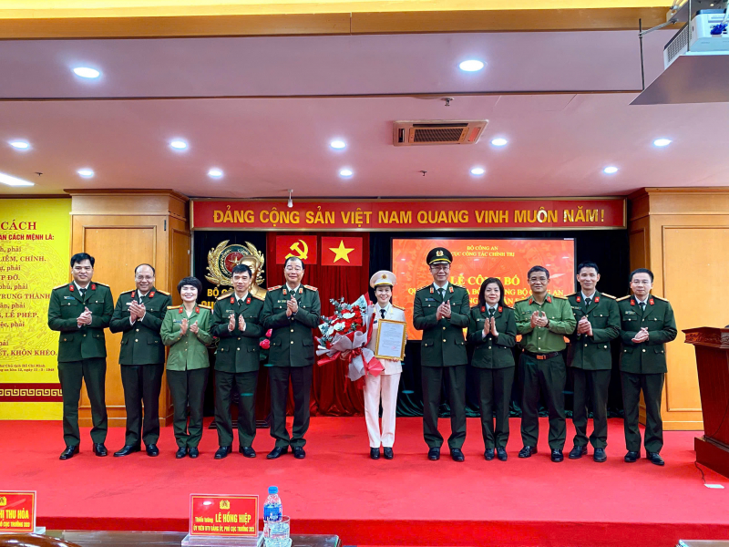 Bổ nhiệm Đại tá Từ Thị Thu Hoà giữ chức vụ Phó Cục trưởng Cục Công tác chính trị