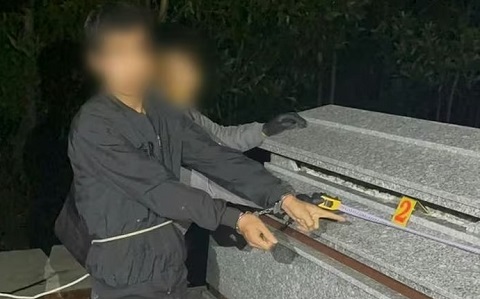 Phát hiện 2.400 viên ma túy tại nghĩa trang ở Quảng Trị