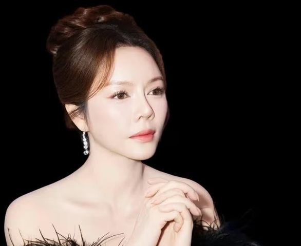 Lý Nhã Kỳ ngồi ghế trưởng Ban giám khảo Miss Cosmo TP HCM 2026