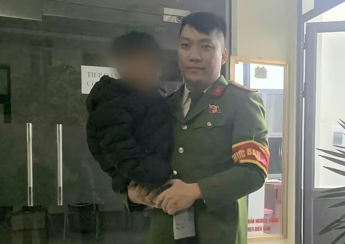 Người mẹ viết thư cảm ơn Công an Hải Phòng vì tìm thấy con trai lạc chỉ sau 15 phút