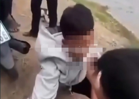 Điều tra vụ nam sinh lớp 10 bị bạn đánh, nhét băng vệ sinh vào miệng ở An Giang