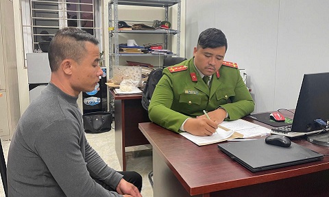 Đối tượng trốn thi hành án hơn 7 năm đến Công an Hải Phòng đ/ầ/u th/ú