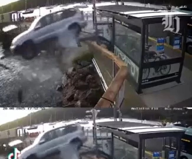 Nữ tài xế say rượu đâm gãy lan can rồi lao cả ô tô xuống nước