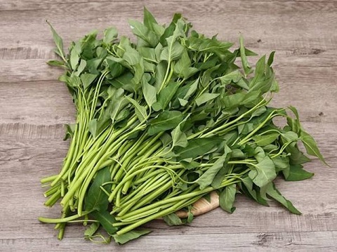 2 loại rau 'khoái khẩu' mùa lạnh dễ thành ổ sán, đứng đầu bảng ngoài chợ bán đầy