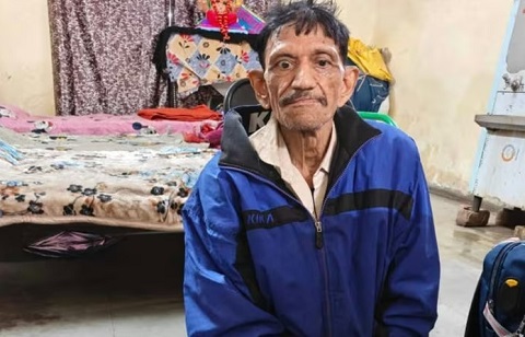 Ngồi ăn xin giữa chợ, người đàn ông khuyết tật sở hữu nhiều bất động sản và xe cộ