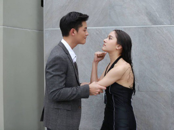 Vợ cũ gõ cửa lúc 0 giờ sáng sau 1 năm ly hôn, vừa nhìn thấy cô ấy, tôi choáng váng bất ngờ