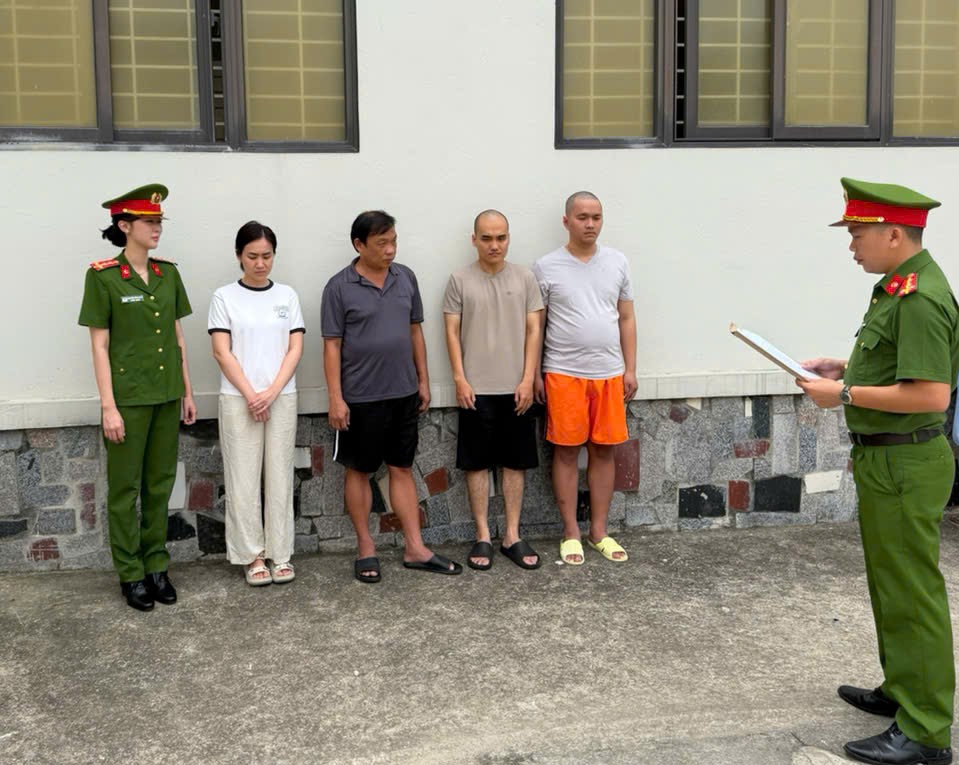 Nóng: Hơn 3.400 viên kim cương nhập lậu được đưa vào hệ thống bán lẻ SJC, khởi tố 4 bị can