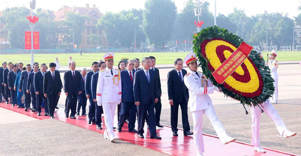 Lãnh đạo Đảng, Nhà nước, Bộ Công an viếng Chủ tịch Hồ Chí Minh và các Anh hùng liệt sĩ