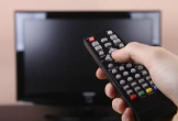 Nhiều người đang tắt tivi sai cách mà không biết