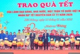 Phó Thủ tướng Bùi Thanh Sơn trao quà Tết cho công nhân tại Hải Phòng