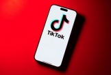 iPhone cài sẵn TikTok giá 50.000 USD