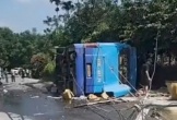 Lật xe khách, 2 người c/h/ế/t và nhiều người bị th/ư/ơ/n/g