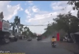 Camera cận cảnh vụ nổ lớn tại ki-ốt cạnh sận vận động ở Hải Phòng khiến người dân hoảng sợ