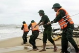Thót tim cảnh cứu 8 ngư dân trên tàu cá bị chìm tại cửa biển