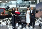 MC Quyền Linh cùng 2 con gái nhận xe Mercedes-Maybach gần 9 tỷ