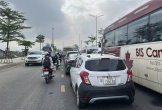 Khách ra Cát Bà tăng cao trong ngày đầu nghỉ lễ