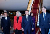 Tổng thống Pháp Macron đến Hà Nội, bắt đầu thăm cấp nhà nước Việt Nam