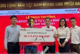 Vietlott nói gì khi cụ ông U80 nhận giải Jackpot 39 tỉ đồng nhìn như thanh niên?