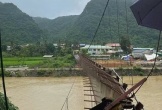 Điện Biên: Đứt cầu treo, ô tô chở 3 người rơi xuống sông