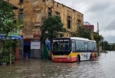 Nhiều tuyến đường, khu vực tại Hải Phòng bị ngập cục bộ do triều cường