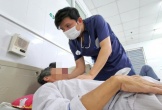 Hai người phải nhập viện cấp cứu sau khi ăn tiết canh, nem sống