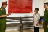 Nam thanh niên 17 tuổi làm bậy với nữ chủ nhà sau chầu nhậu