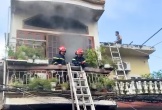 Kịp thời dập đám cháy nhà dân giữa phố