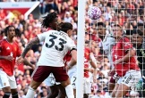 Man United gục ngã tại Old Trafford, Arsenal thăng hoa ngày khai mạc