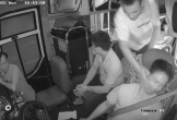 Tài xế bất ngờ bị hành khách tát trong khi đang lái xe