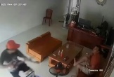 Camera ghi cảnh đối tượng cầm d/a/o x/ô/n/g vào nhà c/h/é/m trọng th/ư/ơ/ng người đàn ông ở Hải Phòng