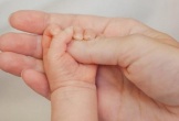 Từ 1/10, cấp giấy chứng sinh cho trẻ sinh ra do mang thai hộ thế nào?