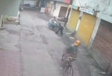 Người đàn ông đi xe máy đâm trúng bạn gái cũ vì từ chối làm lành