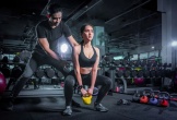 Cô gái 23 tuổi 'già' như 50 tuổi vì cuồng tập gym