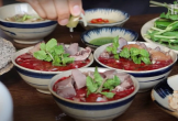 31 người nghi ngộ độc thực do ăn tiết canh vịt
