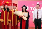 Từng bỏ dở đại học, cô gái trở lại giảng đường và trở thành thủ khoa tốt nghiệp