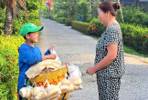 'Cậu bé bánh mì' và hành trình chắt chiu giấc mơ đến trường